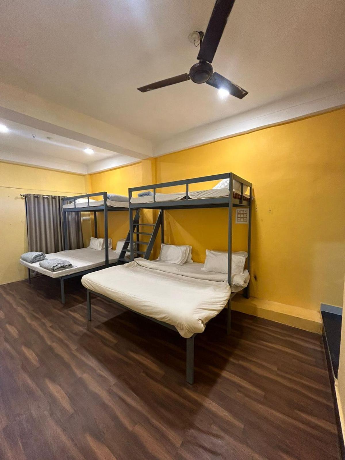 Unplanned Hostel Udaipur Buitenkant foto
